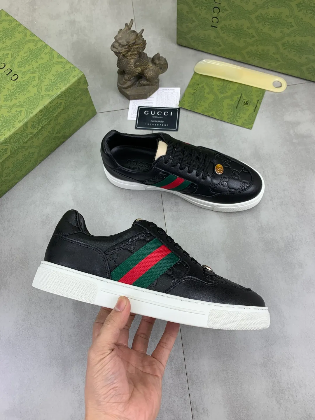 Men's Men's Shoes P420 💰[New Style] 🆘 The latest model from Gucci's official website🎁Classic casual and fashionable men's shoes👟Hot style💥Simple and elegant style, exclusive for trendy men. Unique latest brand elements from the official website👑Gucci original decoration, fashionable and generous, made of original soft calfskin fabric➕Comfortable soft sheepskin lining ✅The official website specifies wear-resistant rubber outsole_full of elasticity, classic model taken in real life🎬Color: 2️⃣colors available😍Number: 38-44